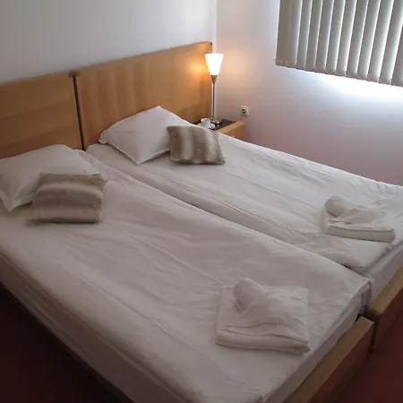 Old Inn Alexander Services Private Apartments